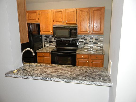 2nd image of 535 Cloverfield Ln APT 303