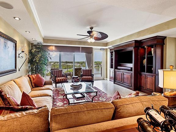 5th image of 1660 Summerhouse Ln Suite 503