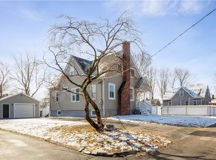 30 Meadowbrook Ave, Warwick, RI 02889