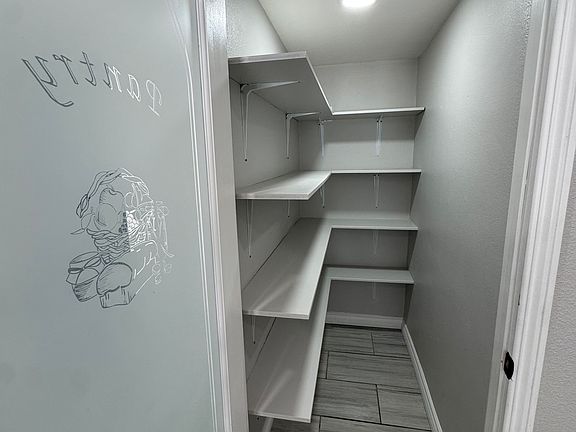 4th image of 1351 Christobal Ln