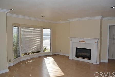 3rd image of 4853 Coldbrook Ave