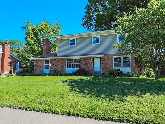 2nd image of 218 Applewood Dr