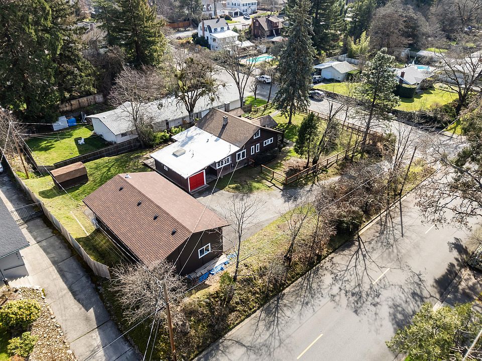 1st image of 420 NW Savage St