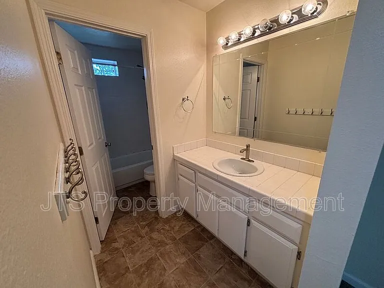 2515 Merrychase Dr #S — Photo 10