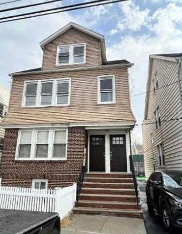 1st image of 120 Highland Ave #3