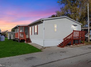 250 Brick Ln, New Oxford, PA 17350