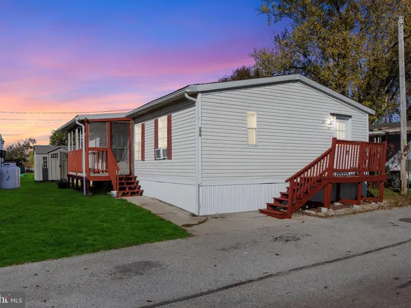 250 Brick Ln, New Oxford, PA 17350