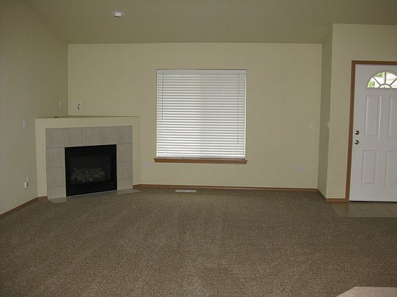 3rd image of 410 Jackson St
