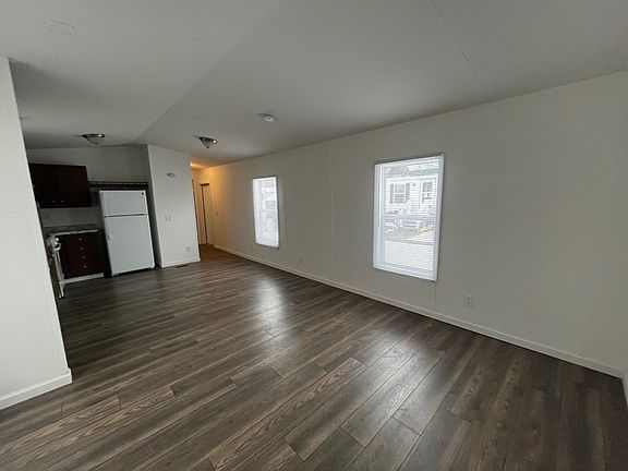 4th image of 1720 Cambridge Ct