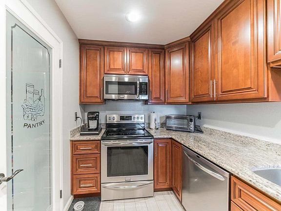 4th image of 1055 N Capitol Ave APT 169