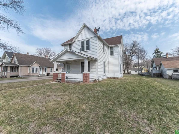 940 E 6th St, Fremont, NE 68025