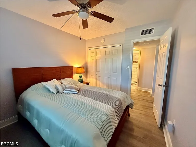 4912 Vincennes St #103 — Photo 20