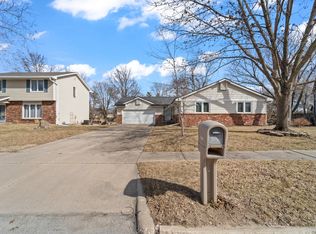 1345 NW 90th St, Clive, IA 50325