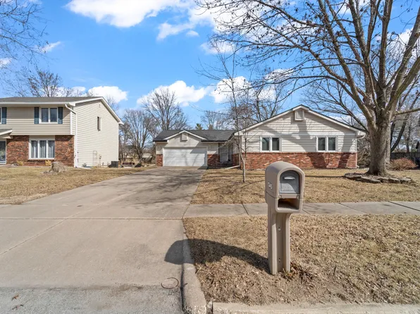 1345 NW 90th St, Clive, IA 50325