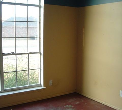 5th image of 416 Foxwood Cir