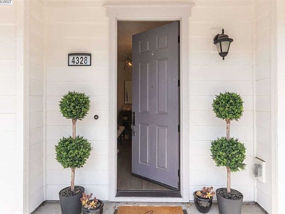 5th image of 4328 Panorama Dr