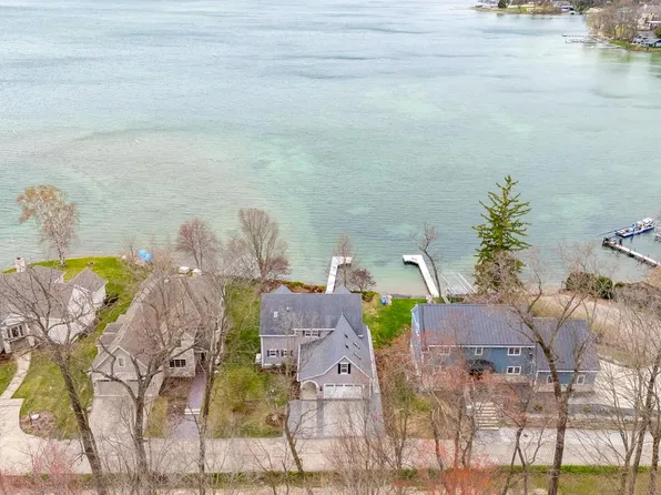 4646 Cedar Park DRIVE, West Bend, WI 53095