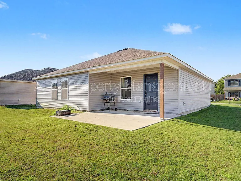 946 E Sparrow Cir — Photo 21