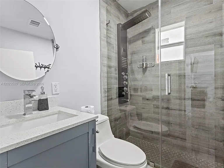 1431 SW 29th St — Photo 17