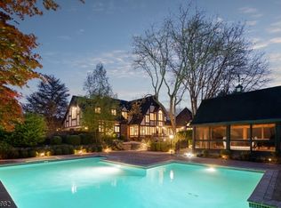 11 Kerby Ln, Mendham, NJ 07945