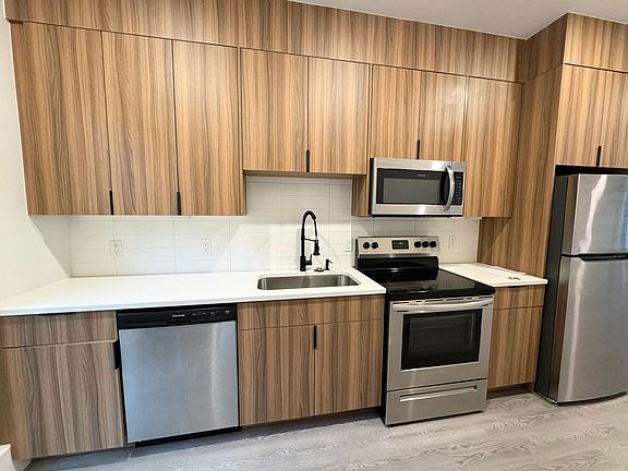 3rd image of 7562 N Emerald Ave #7580