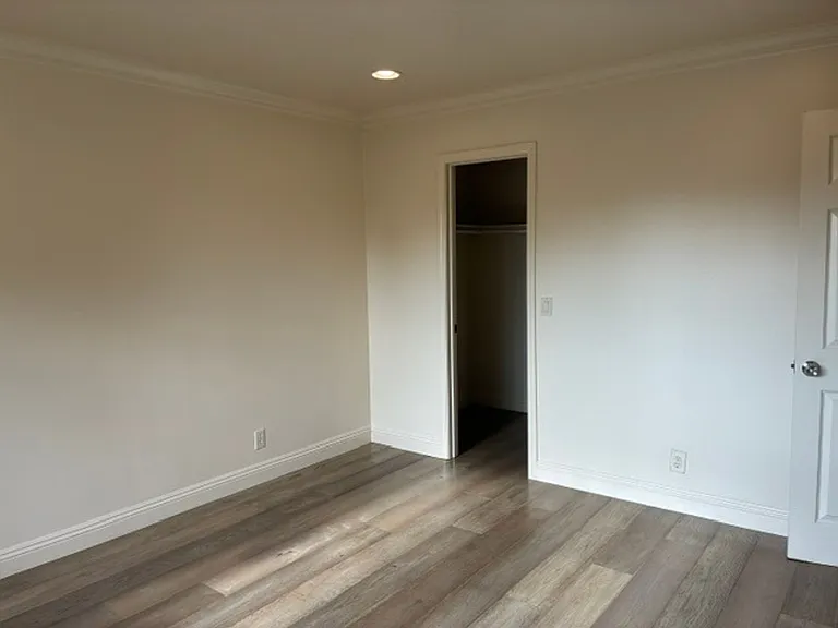 276 Avocado St — Photo 11