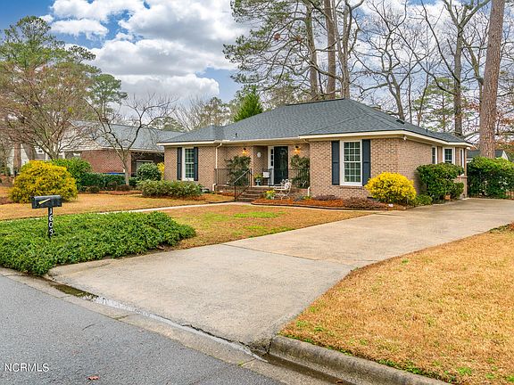 3rd image of 1603 Hollybriar Lane