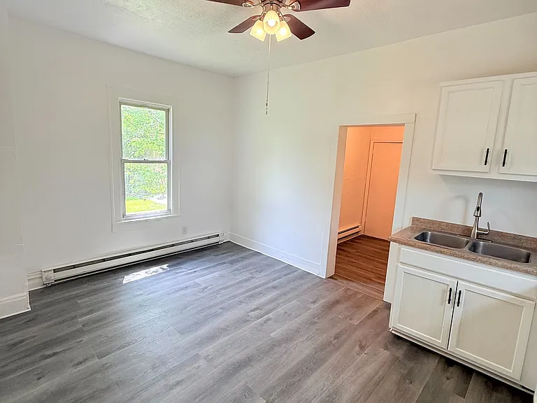 1016 Beechwood Ave — Photo 4