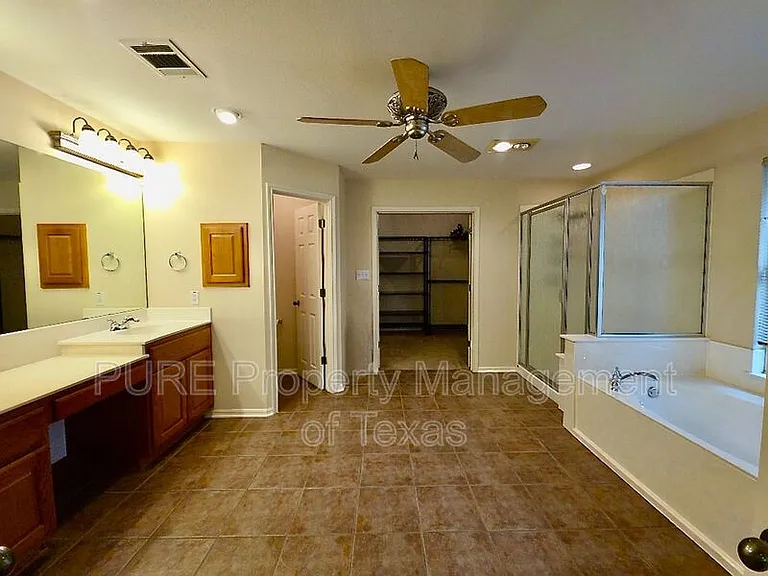 1103 Seton Hall Ln — Photo 24