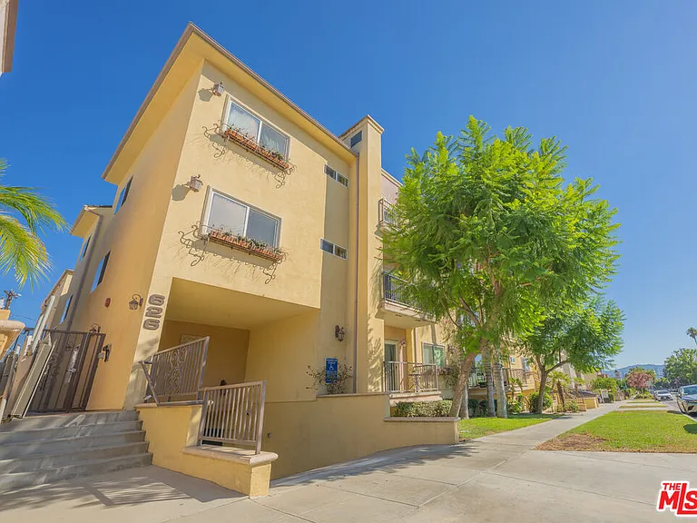 626 E Orange Grove Ave #105 — Photo 45