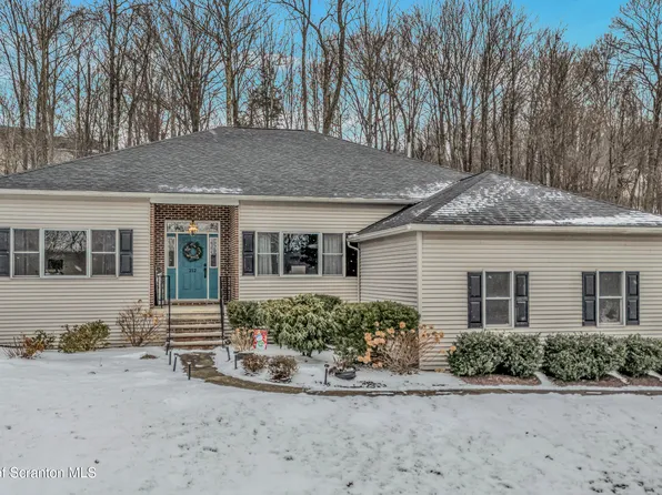 212 Marcaby Ln, Clarks Summit, PA 18411