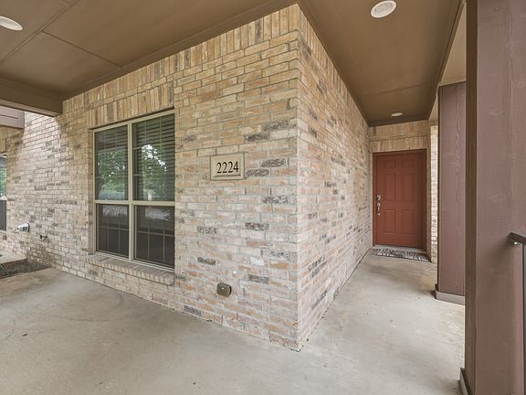 3rd image of 2224 Abbey Ln
