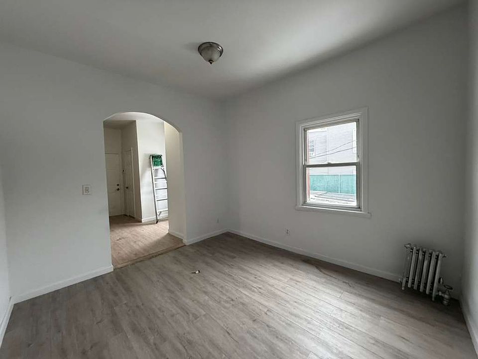 1st image of 2483 Arthur Ave #3