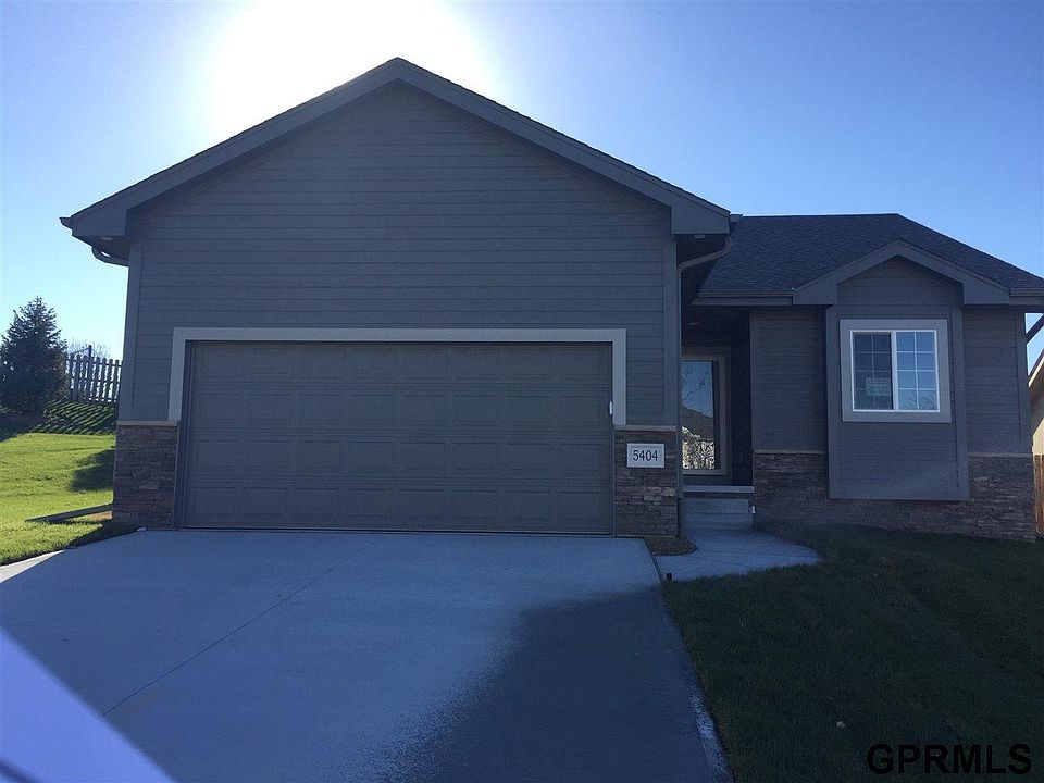 1st image of 5404 N 134th St