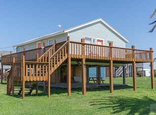 952 Gulfview Dr, Crystal Beach, TX 77650
