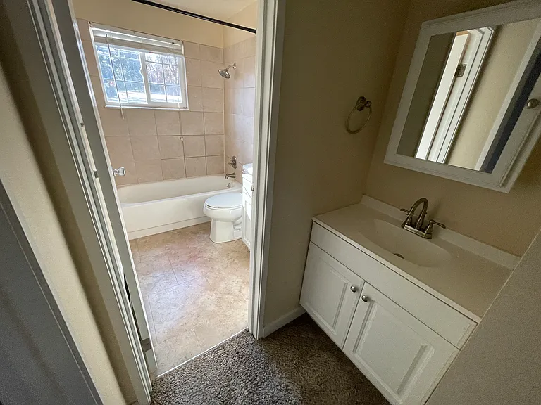 1937 Warren Ave #102 — Photo 6