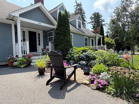 3rd image of 100 Sutton Hill Rd