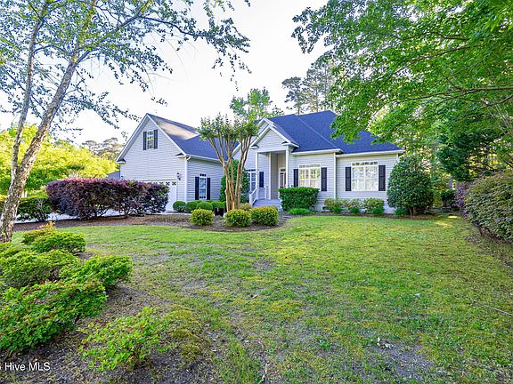 2nd image of 406 Hillcrest Drive