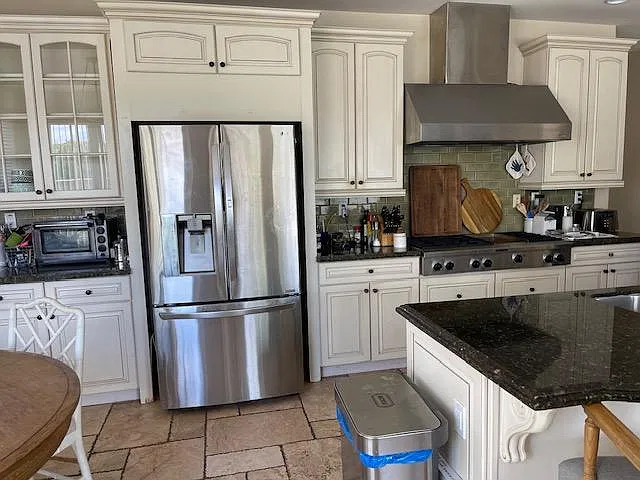 5 bed, 4.5 bath, 3342 sqft, $7,100 — Photo 4