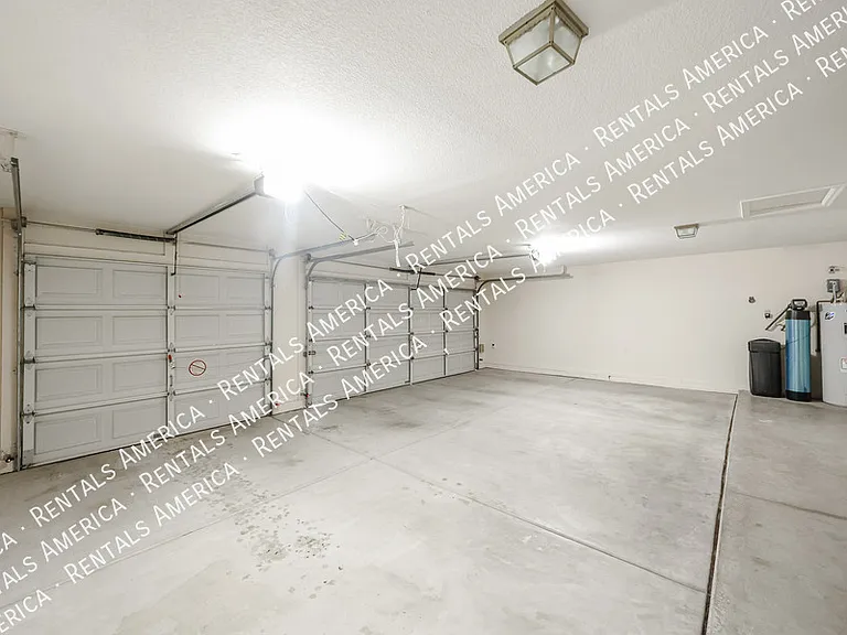 1635 W Wisteria Dr — Photo 18