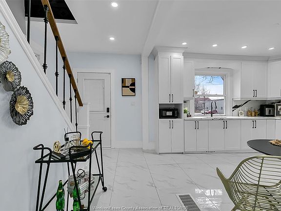 5th image of 515 Bridge Ave