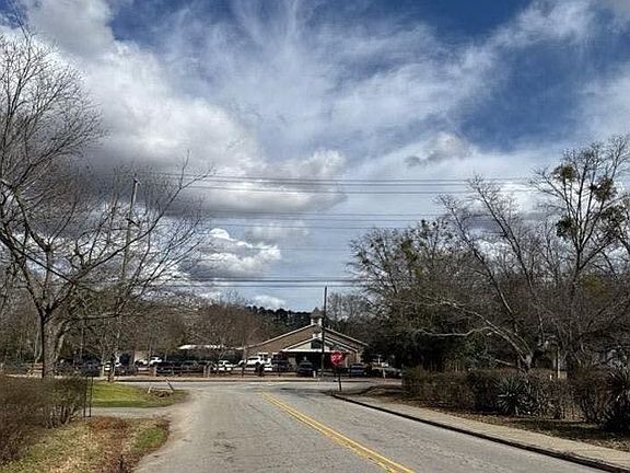 4th image of 8 George Lemon Dr