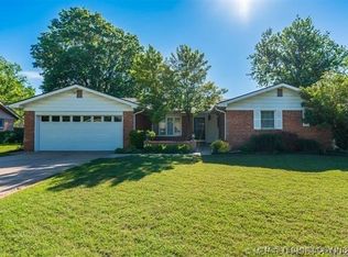 2305 S Hickory Pl, Broken Arrow, OK 74012
