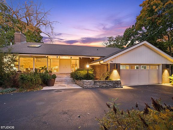 2nd image of 189 Oak Knoll Ter