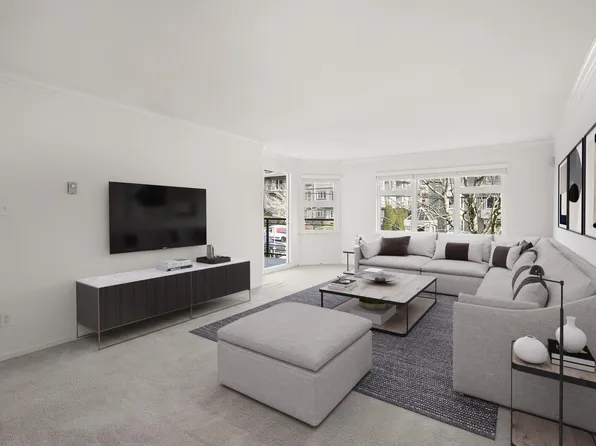 1273 Merklin St, White Rock, BC V4B 4B8