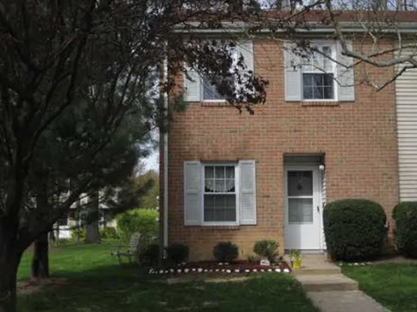 274 Palombi Ct, East Brunswick, NJ 08816