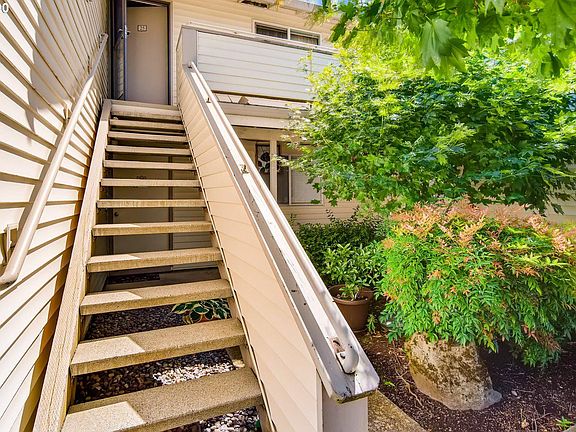 3rd image of 514 SE 157th Ave Unit 25