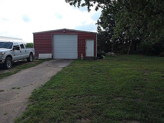4th image of 325 Liberty Rd