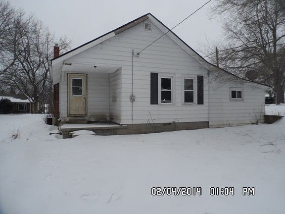 2nd image of 710 W Broadway St