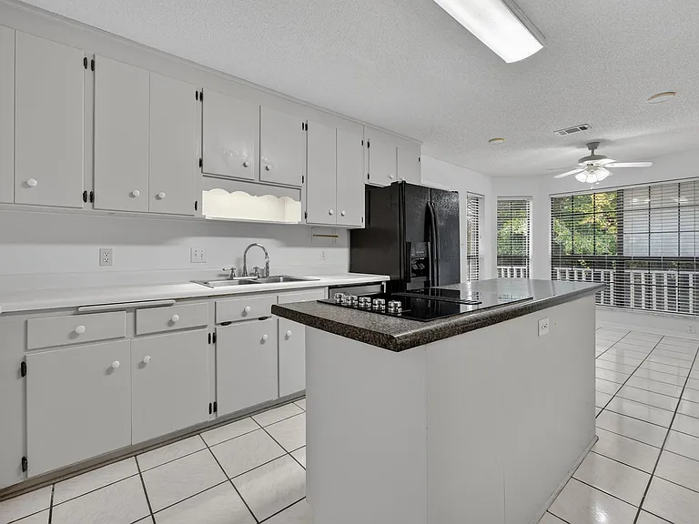 3 Neptune Dr — Photo 13